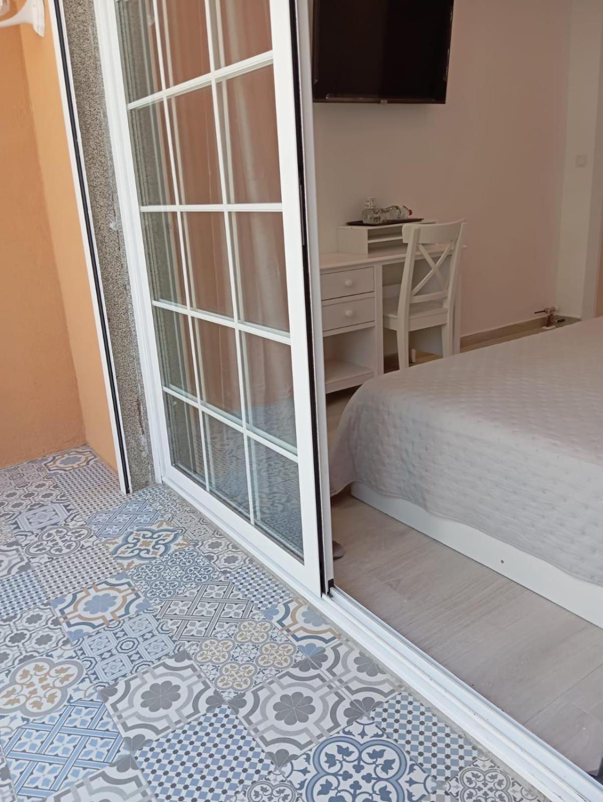 Warm Harbor Apartment Santa Coloma de Gramenet Ngoại thất bức ảnh