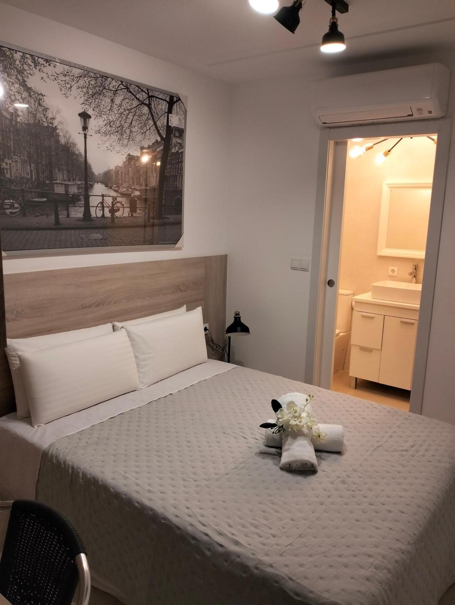 Warm Harbor Apartment Santa Coloma de Gramenet Ngoại thất bức ảnh