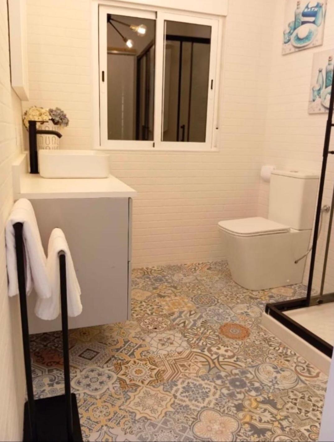 Warm Harbor Apartment Santa Coloma de Gramenet Ngoại thất bức ảnh