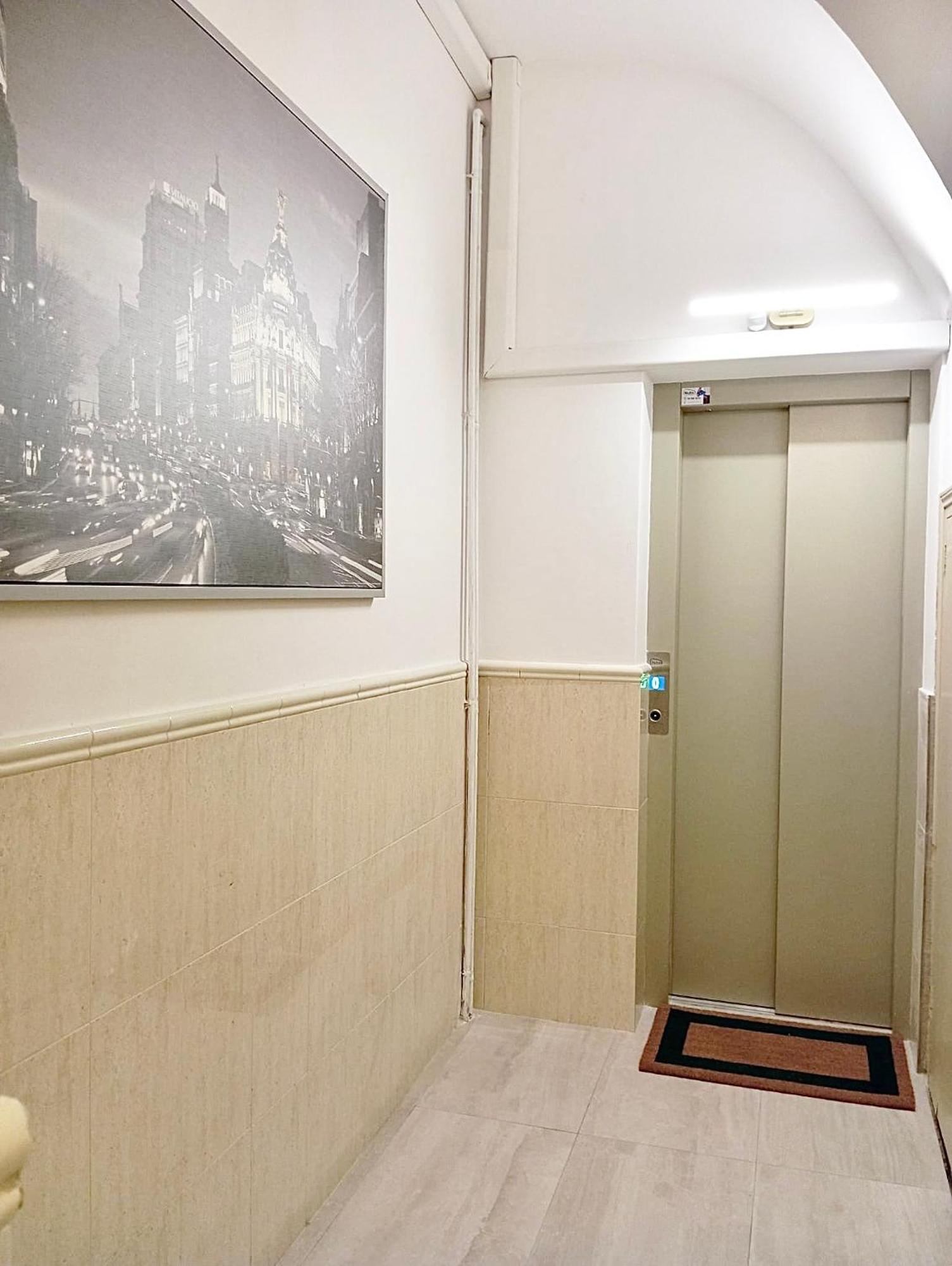 Warm Harbor Apartment Santa Coloma de Gramenet Ngoại thất bức ảnh